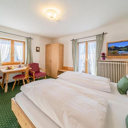 Fruehstueckspension Gaestehaus Zum Weissen Roessl 발가우 외부 사진