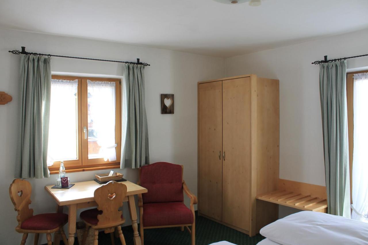 Fruehstueckspension Gaestehaus Zum Weissen Roessl 발가우 외부 사진