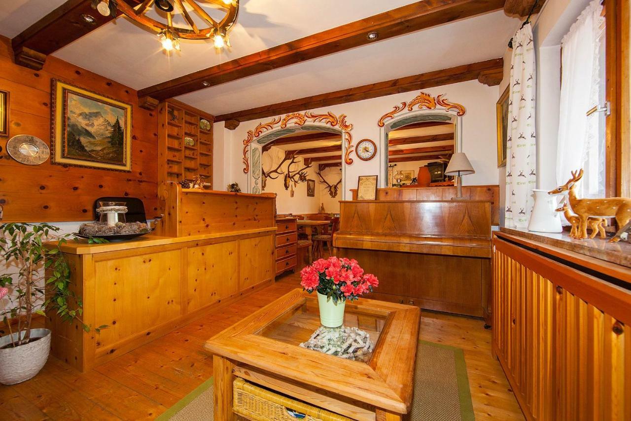 Fruehstueckspension Gaestehaus Zum Weissen Roessl 발가우 외부 사진