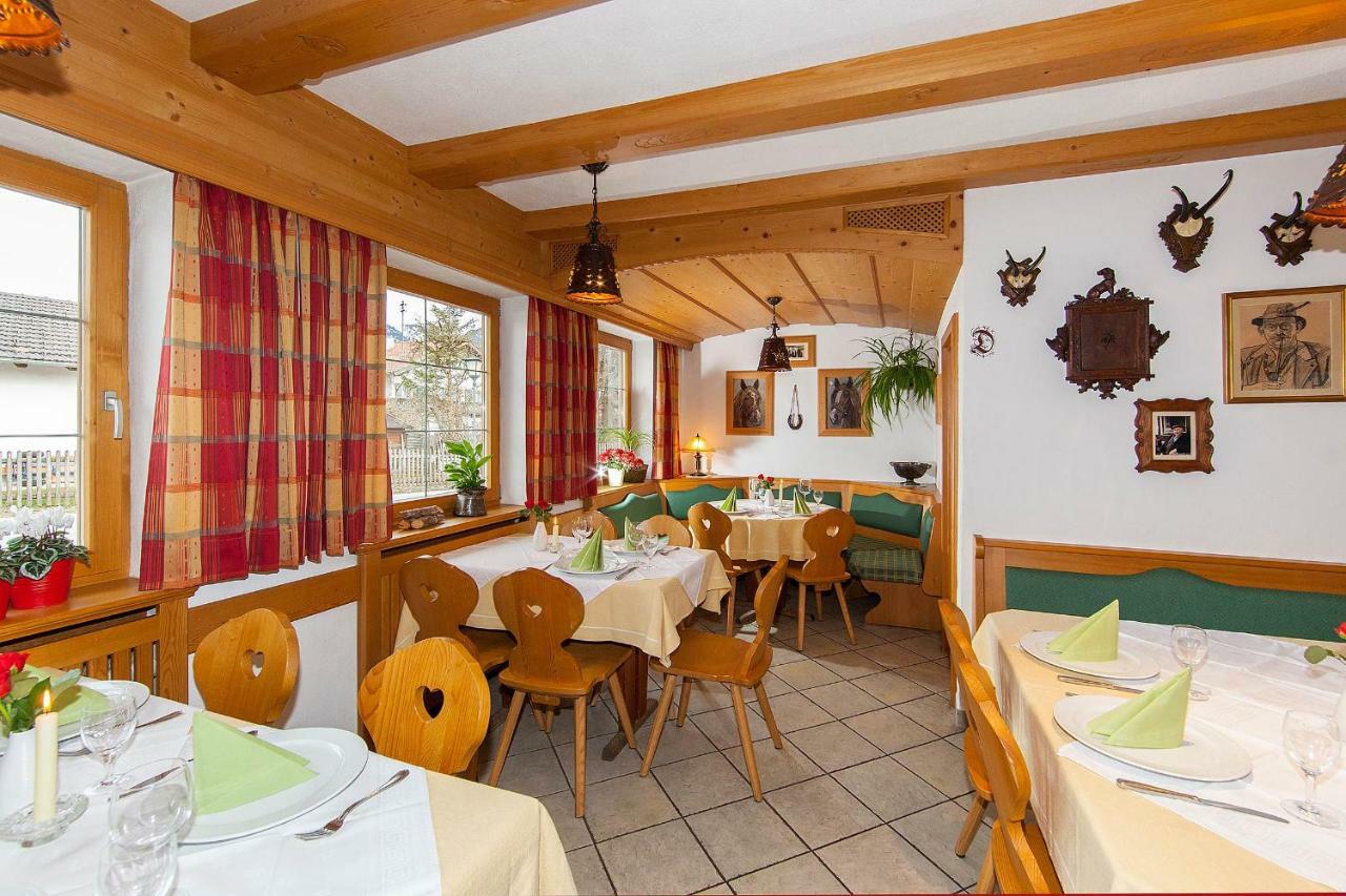 Fruehstueckspension Gaestehaus Zum Weissen Roessl 발가우 외부 사진